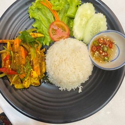 ข้าวเครื่องแกงปลากะพง