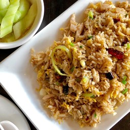 ข้าวผัดพริกแห้ง