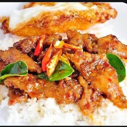 ผัดพริกแกงหมู