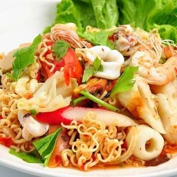 ยำ - มาม่า