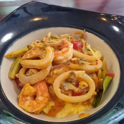 ข้าวไข่ข้นซอสต้มยำทะเล