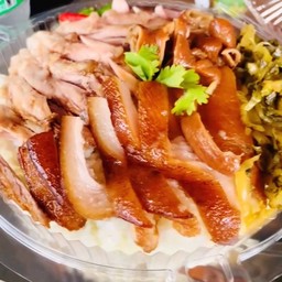 ข้าวขาหมู เนื้อล้วน