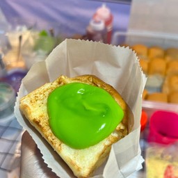 ปังปิ้งสังขยาใบเตย