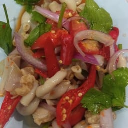 ยำไส้ตัน