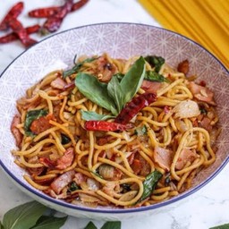 สปาเก็ตตี้ผัดพริกแห้งเบคอน