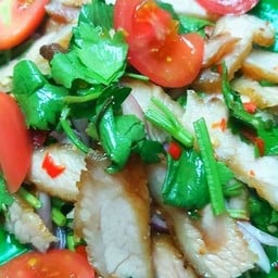 ยำคอหมูย่าง