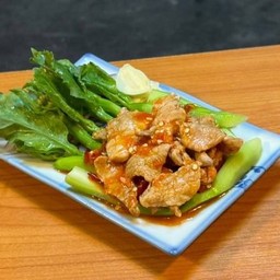 หมูมะนาว Pork with lemon salad