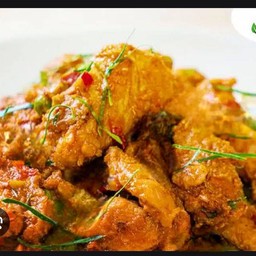 ผัดพริกแกงไก่