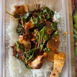 ร้านแซ่บนัว ครัวหลังบ้าน