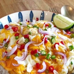 ไข่ยู่ยี่ทรงเครื่อง ราดข้าว (พริก+หอมแดง+มะนาว)