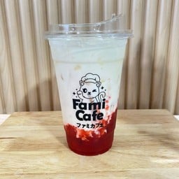 นมสดซอสสตรอว์เบอร์รี่โฮมเมด