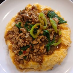 ข้าวไข่ข้นกะเพราหมูสับ