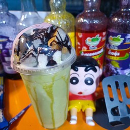 ชาเขียวปั่น ปังเย็น ราดช๊อกโกเเล็ต