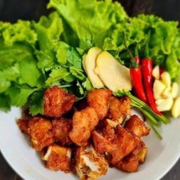 แหนมกระดูกหมูส้มทอด