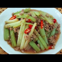 ข้าวไปหลบัวผัดหมูสับ
