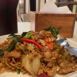 มาม่าผัดขี้เมาหมูสามชั้น