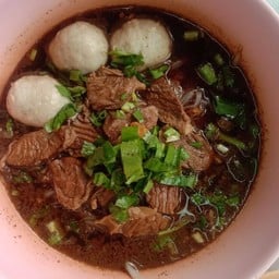 เจ้พรก๋วยเตี๋ยวหมูตุ๋นหม้อตุ่ม