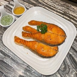 แซลมอนทอดน้ำปลา (กับข้าว)