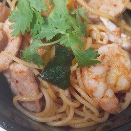 สปาเก๊ตตี้ซอสต้มยำ(เลือกเนื้อสัตว์)