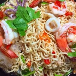 ยำมาม่าทะเล