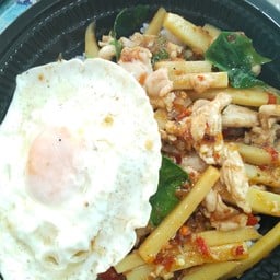 ไก่ผัดเผ็ดหน่อไม้