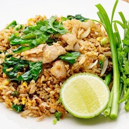 ข้าวผัดหมูสะเร็น (ข้าวหอมมะลิสุรินทร์)
