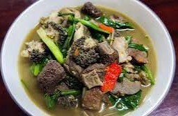 ข้าวสวย + แกงอ่อมเครื่องในวัว