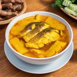 แกงเหลืองปลากระพงยอดมะพร้าว