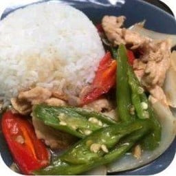 ข้าวหมูผัดพริกสด