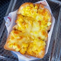 ขนมปังข้าวโพดชีส