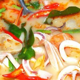 ต้มยำปลาหมึกน้ำข้น