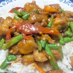 ข้าว+ไก่กรอบผัดพริกแกง