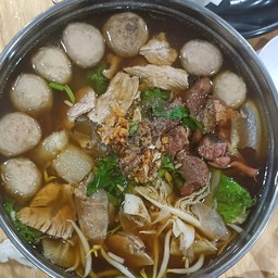 เกาเหลาหมูหม้อไฟ