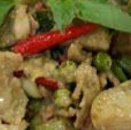 เขียวหวานหมูผัดแห้งราดข้าว
