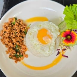 ข้าวผัดกระเพราไก่