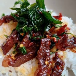 ข้าวกะเพราเนื้อแดดเดียว