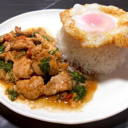 [อร่อยซ่ากับโค้ก] ข้าวกะเพราไก่ +  โค้ก ออริจินัล (กระป๋อง)