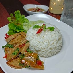 ข้าว+กะเพราหมูยอปอปั้น