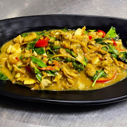 Baby-clams in spicy Basil หอยลายผัดฉ่า