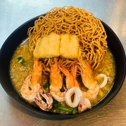 บะหมี่กรอบราดหน้าทะเล
