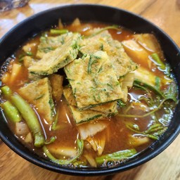 แกงส้ม ชะอม+กุ้ง (กับข้าว)