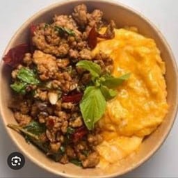 กะเพราฉ่ำๆใกล้ฉัน กะเพราฉ่ำๆใกล้ฉัน