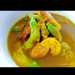 แกงส้มกุ้งไข่ชะอม