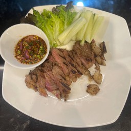 เนื้อย่างริบอายจิ้มแจ่ว