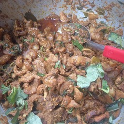 ผัดเผ็ดหมูป่า