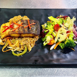 Set D: Grilled Sea Bass on a Bed of Stir-Fried Noodles ปลากะพงย่างบนบะหมี่ผัด