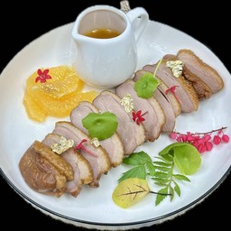[อร่อยซ่ากับโค้ก] Smoked Duck Breast With Mandarin  orange Sauce +  โค้ก ไม่มีน้ำตาล (กระป๋อง) 