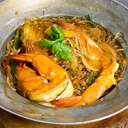 Pot-roasted Prawns Glass Noodles กุ้งอบวุ้นเส้น