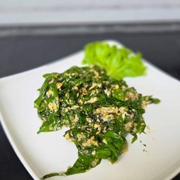 ใบเหลียงผัดไข่