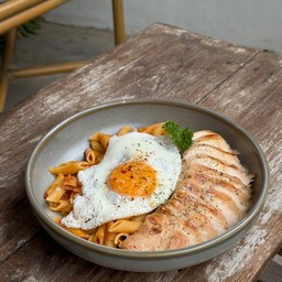 025Chicken penne bolognese.